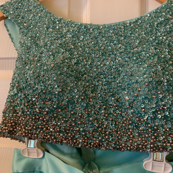 Prom, pageant or homecoming dress - Picture 2 of 3